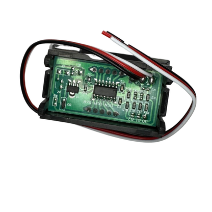 Voltímetro Digital 0–30V DC (3 Cables) – Medidor de Voltaje para Proyectos y Fuentes