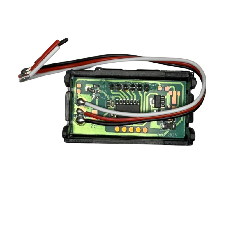 Voltímetro Digital 0–100V DC (Tamaño Mediano, 3 Cables) – Pantalla LED
